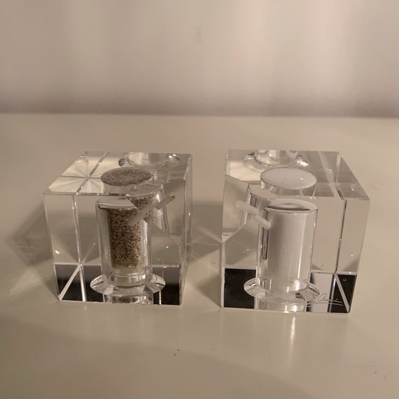 OLEG CASSINI CRYSTAL S & P SHAKERS - Picture 4 of 4
